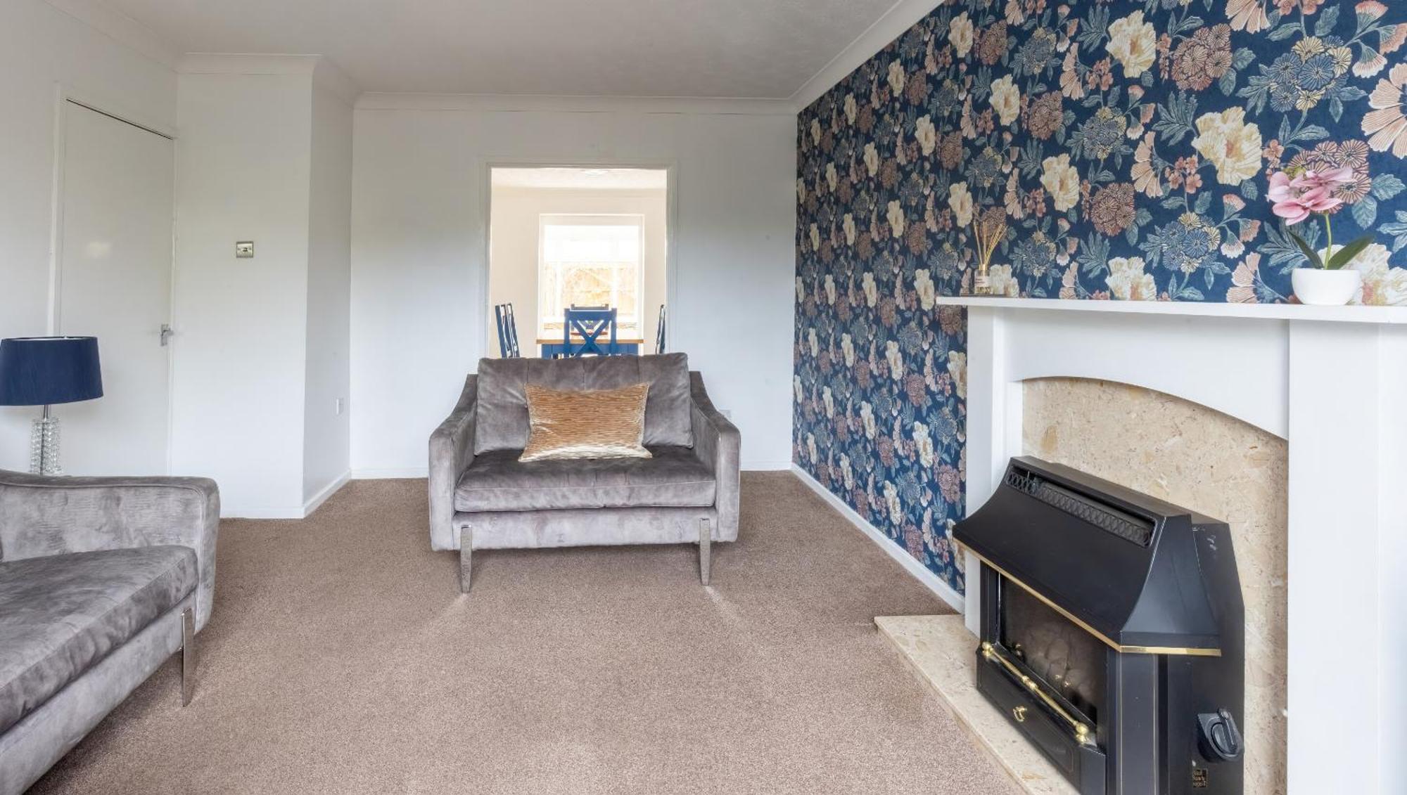 The Conifers Large Detached Home With Off Street Parking Witney Extérieur photo